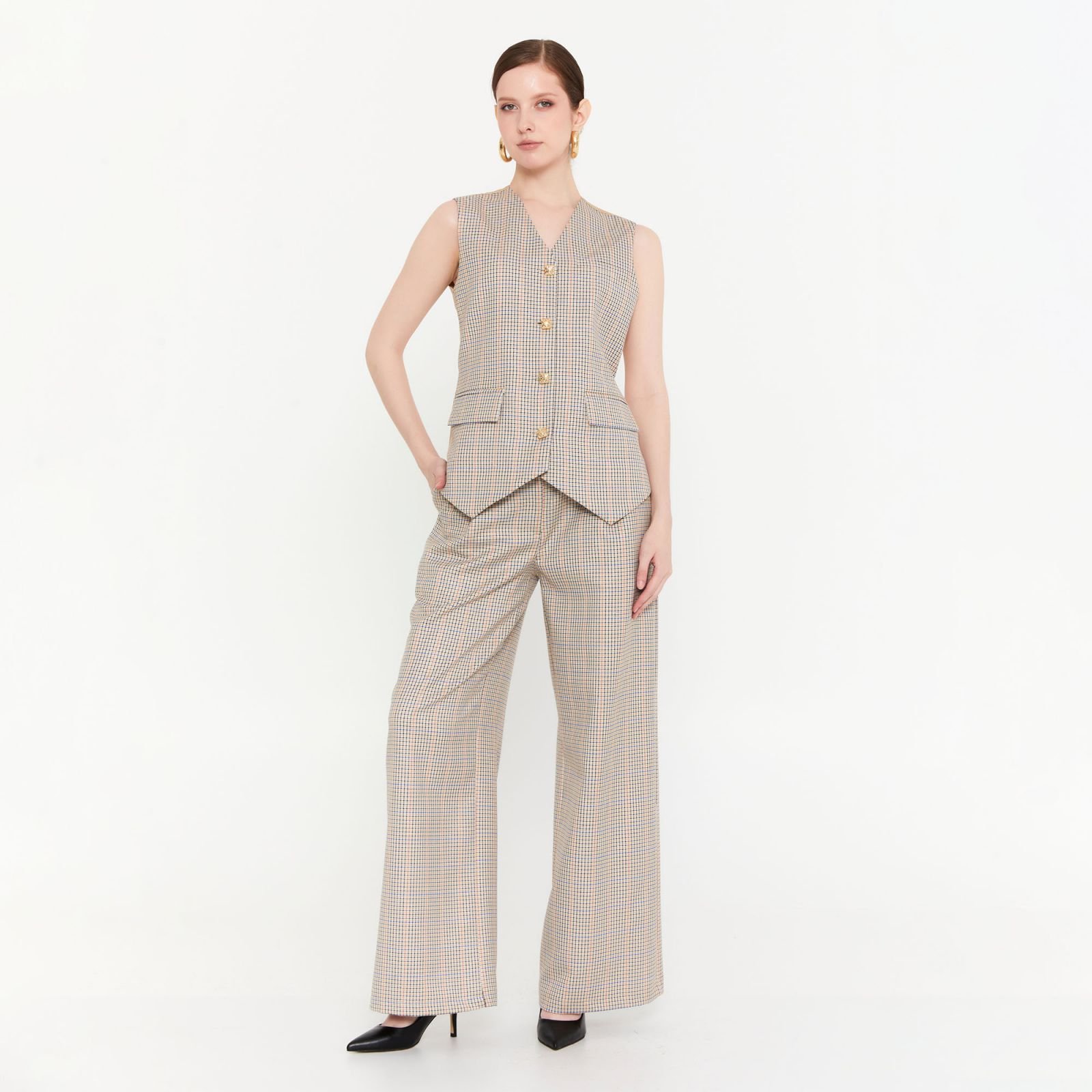 Sandstone Sovereign Suit